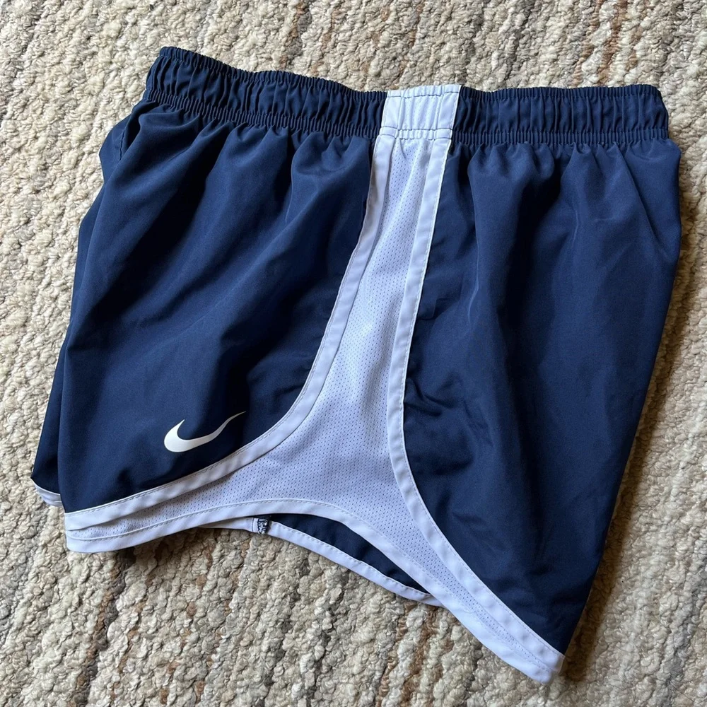 Nike Dri-fit Lightweight Athletic Shorts - Picture 3 of 6